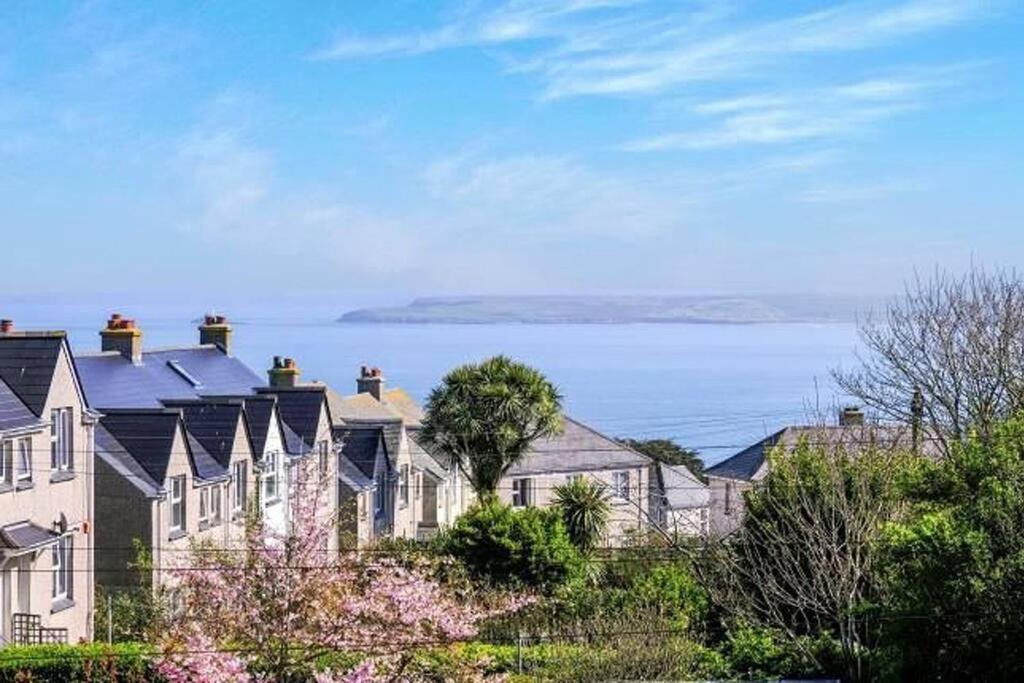 Sunrise! ~ 2 Bedrooms, Garden, Parking, Sea Views St Ives Exterior foto
