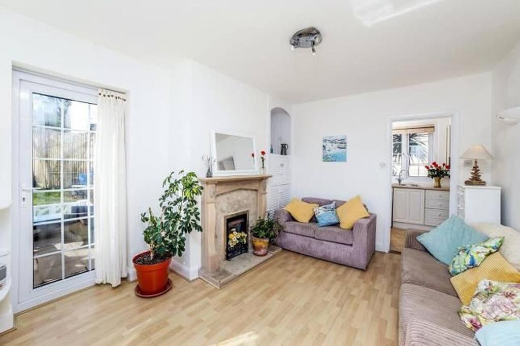 Sunrise! ~ 2 Bedrooms, Garden, Parking, Sea Views St Ives Exterior foto
